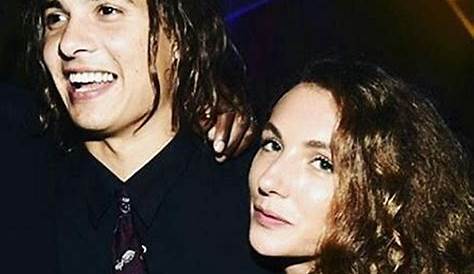 Frank Dillane's Wife: A Deep Dive Into His Personal Life And Relationships.
